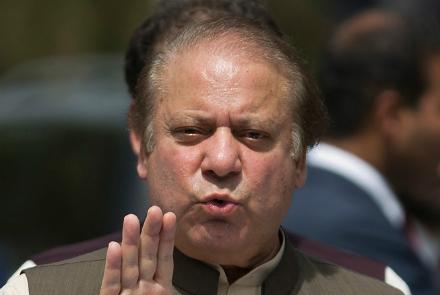 Ex-PM Sharif Leaves Pakistan for Medical Treatment in London | TOLOnews